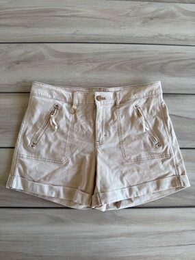 White House Black Market The Short Beige Size 6 EUC